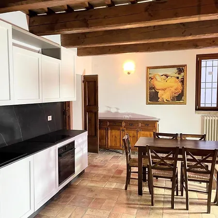 Stele, Apartamento Pesaro