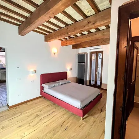 Stele, Apartamento *