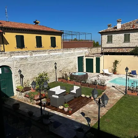 Stele, Apartamento Pesaro